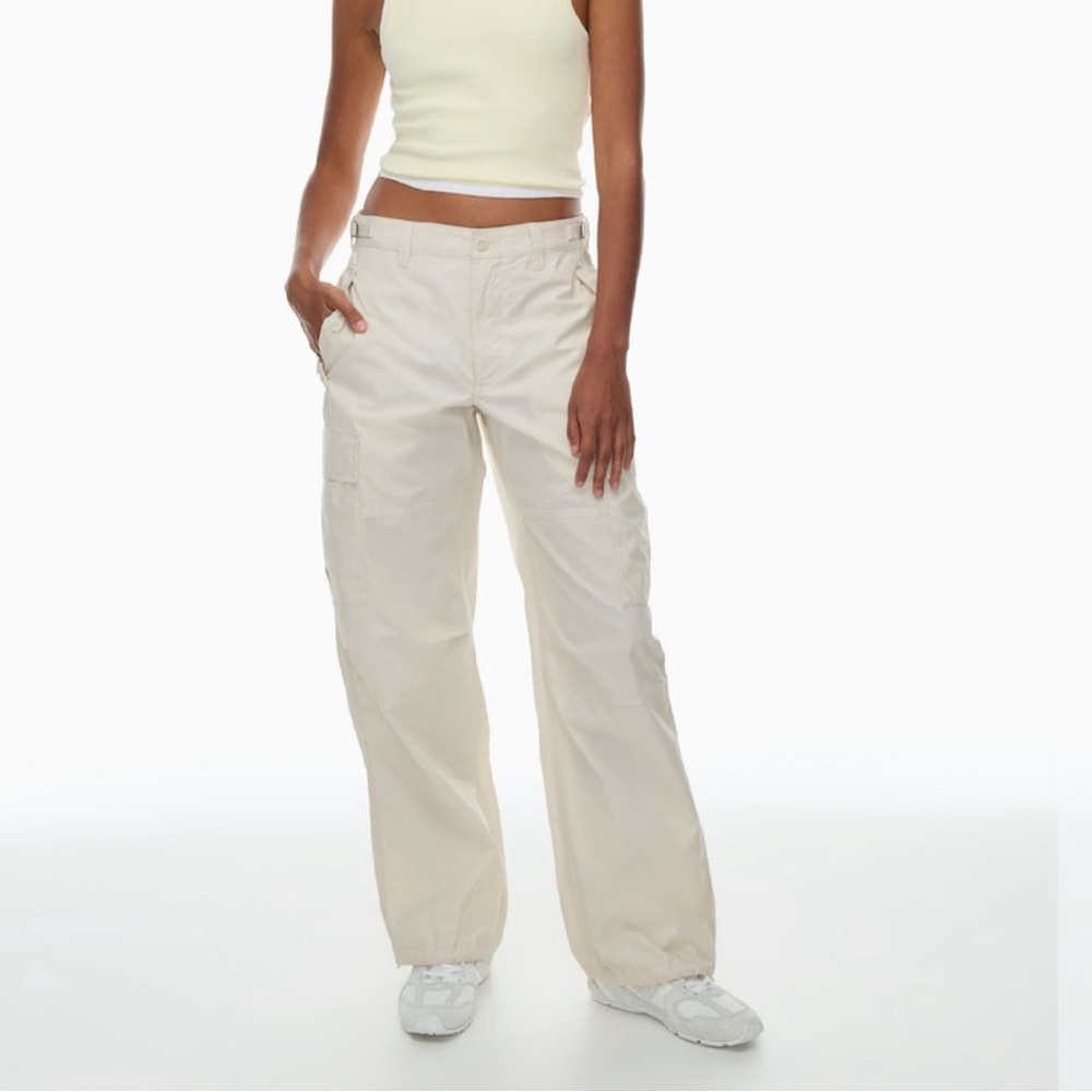 Aritzia TNA Cream Cargo Pants Size 4